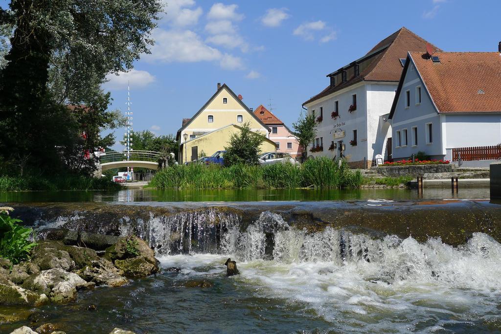 Hotel Zum Weissen Roessl Kallmünz Esterno foto